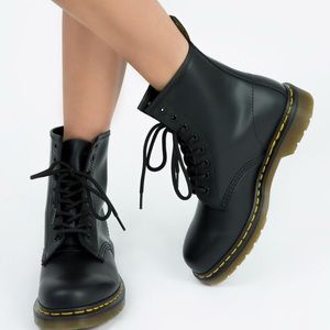 NWOT DR. MARTENS 1460